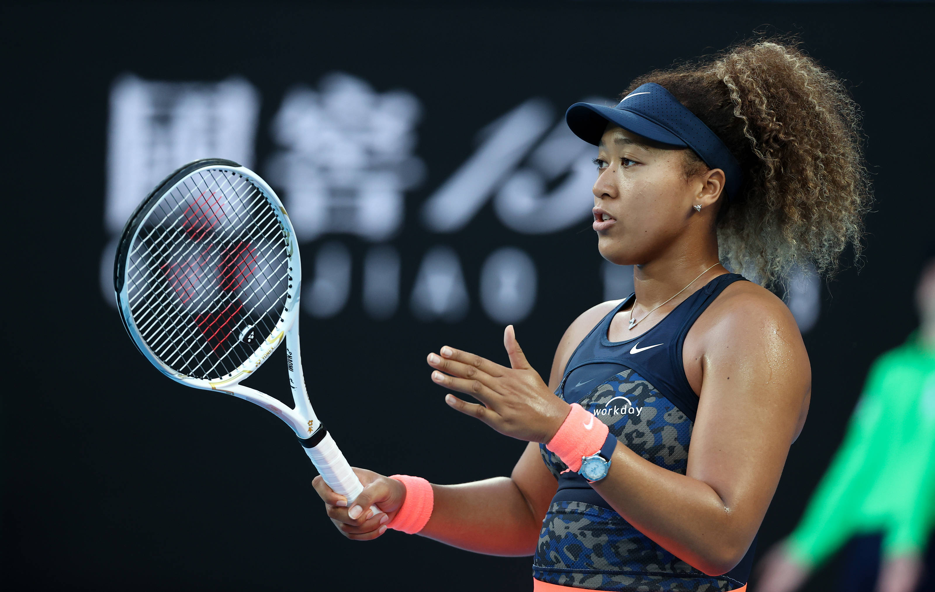 爱游戏在线 大坂直美重返赛场，大比分获胜首场状态出色，掘金观众沸腾！